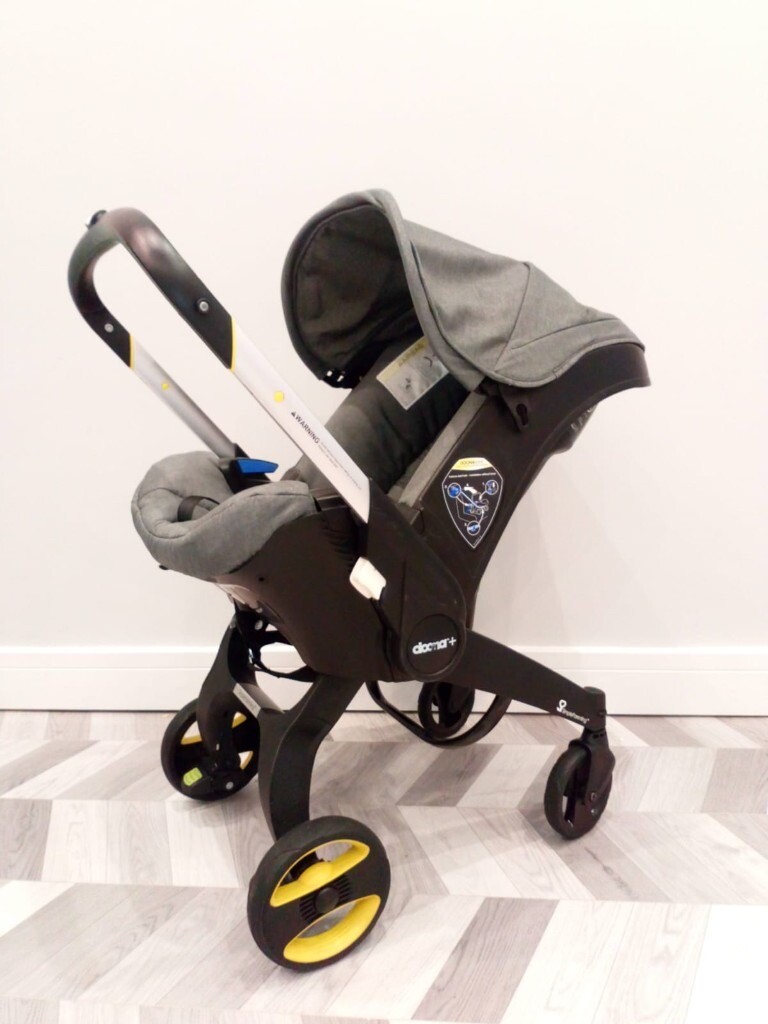 Immaculate DOONA CAR SEAT STROLLER in 